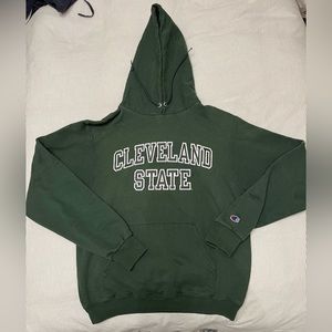 Cleveland State Champion Sweatshirt!! Nice fit and perfect green color ✨🌟